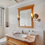 Vendégház Wein- Und Klimahotel Bergfriedel 3*