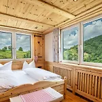 Wein- Und Klimahotel Bergfriedel Vendégház 3*