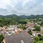 Wein- Und Klimahotel Bergfriedel Vendégház 3*
