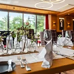 Wein- Und Klimahotel Bergfriedel Gasthuis Bühlertal