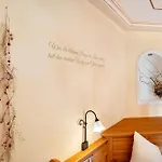 Gasthuis Wein- Und Klimahotel Bergfriedel Bühlertal