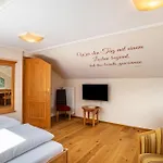 Gasthuis Wein- Und Klimahotel Bergfriedel 3*
