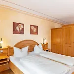 Wein- Und Klimahotel Bergfriedel 3*