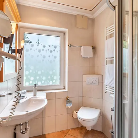 Pensión Wein- Und Klimahotel Bergfriedel 3*