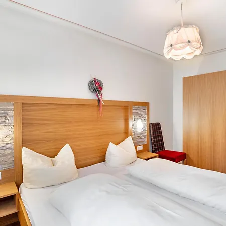 Pensión Wein- Und Klimahotel Bergfriedel