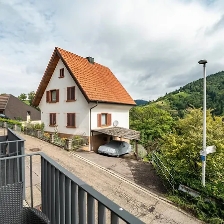 Pensión Wein- Und Klimahotel Bergfriedel