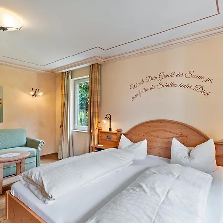 Pensión Wein- Und Klimahotel Bergfriedel