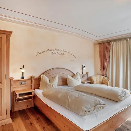 Wein- Und Klimahotel Bergfriedel ゲストハウス