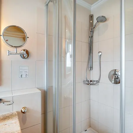 ゲストハウス Wein- Und Klimahotel Bergfriedel 3*