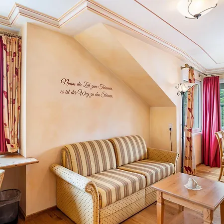 Wein- Und Klimahotel Bergfriedel 3* Bühlertal