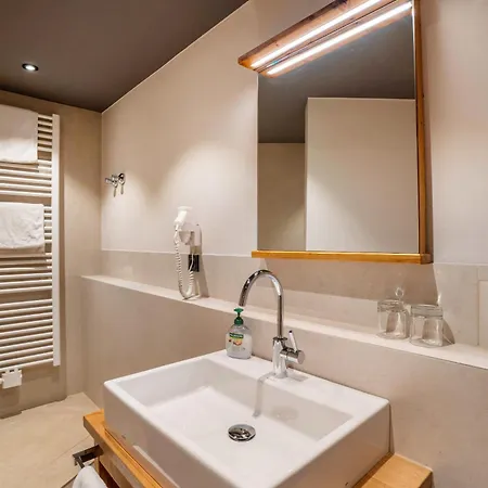 Πανσιόν Wein- Und Klimahotel Bergfriedel 3*