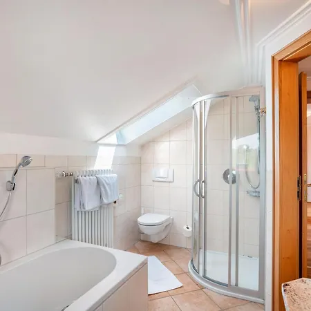 Πανσιόν Wein- Und Klimahotel Bergfriedel Bühlertal