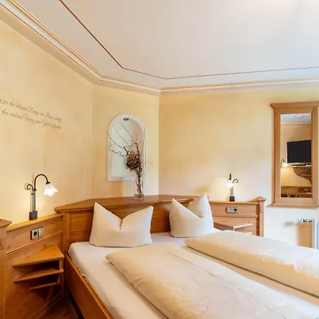Wein- Und Klimahotel Bergfriedel 3*