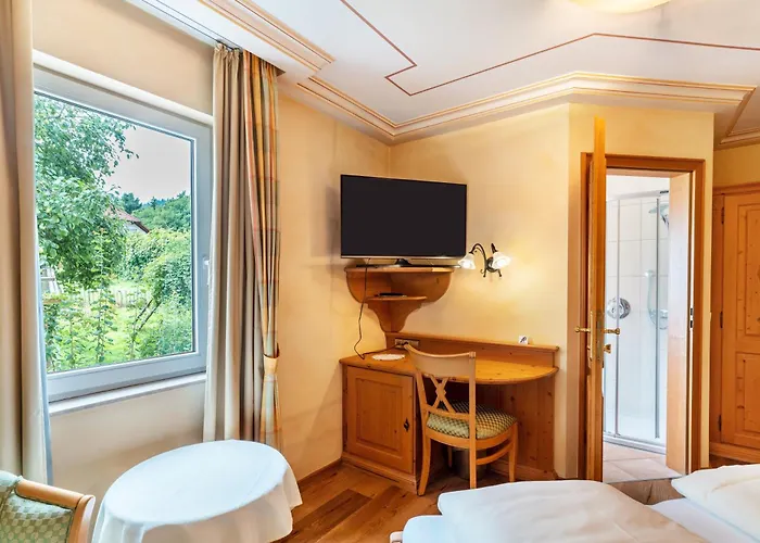 Wein- Und Klimahotel Bergfriedel Pensionat 3*