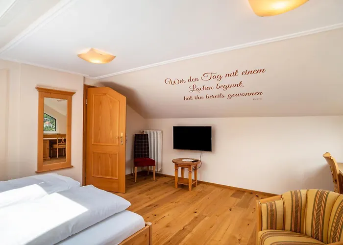 Wein- Und Klimahotel Bergfriedel Pensionat Bühlertal